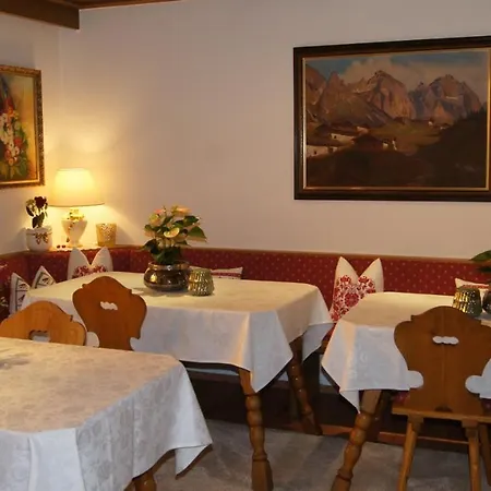 Alojamento de Acomodação e Pequeno-almoço Hartenfels 3*